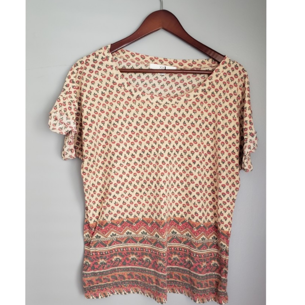 Forever 21 Flower t-shirt